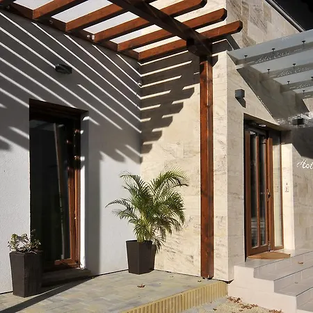 Corso מלון שיופוק